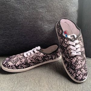 American sweetheart shoes